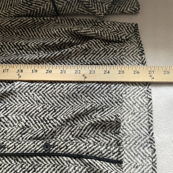 DKNY Shirt Women‎ Large Black Gray Geometric Button Up Lightweight Blouse Top - Picture 11 of 13